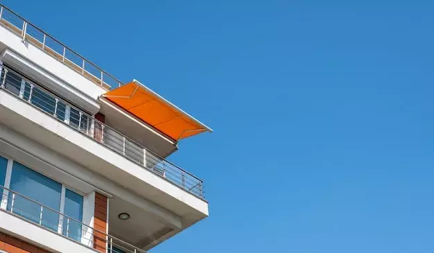 Toldos Articulados no Jardim Botânico: Proteção e Elegância para Ambientes Externos